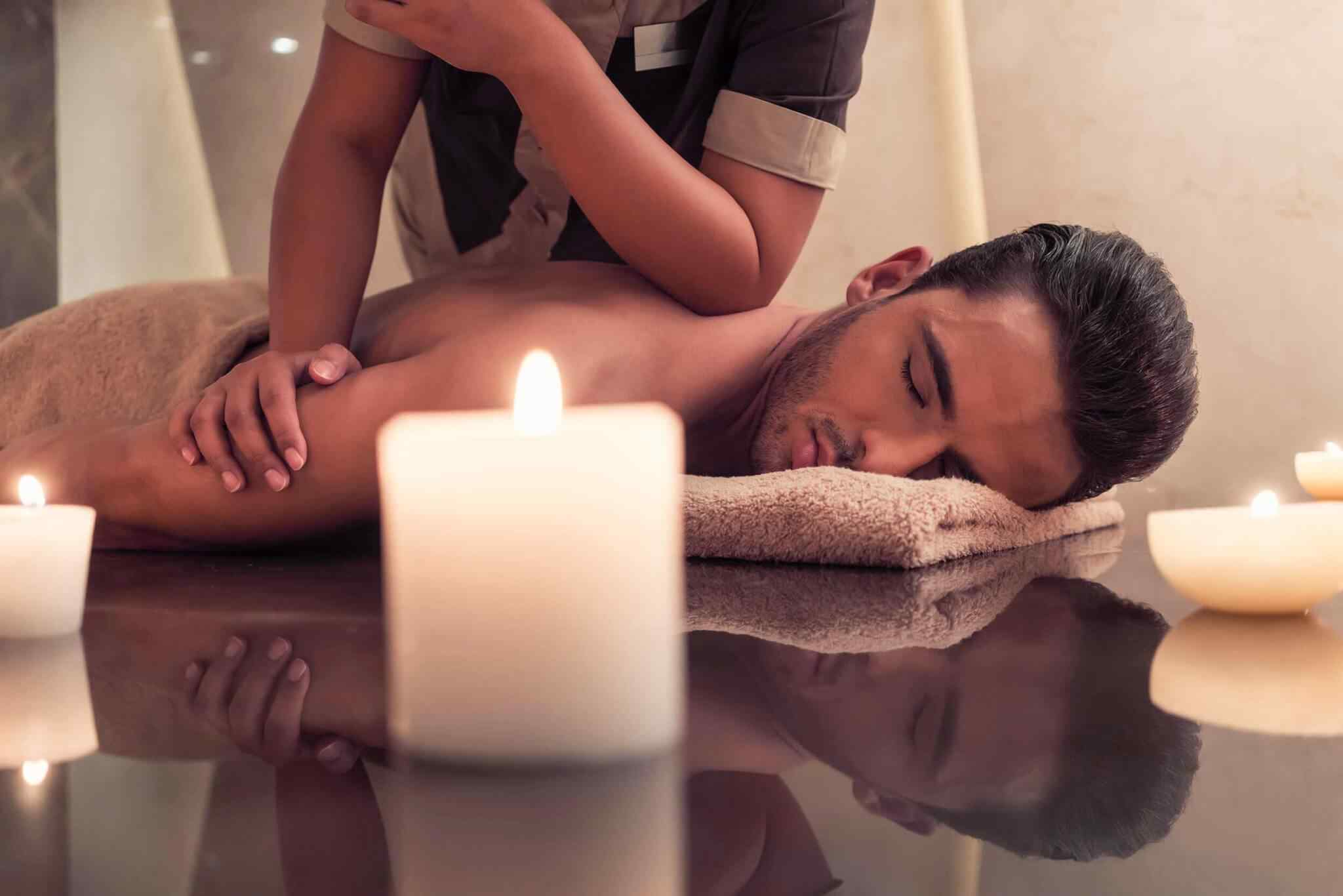 https://zentherapyparis.fr/wp-content/uploads/2018/10/spa-massage-9.jpg